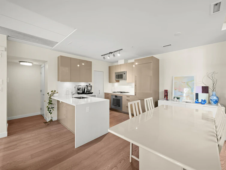 488 West 28th Avenue, Vancouver, BC, V5Y 0M2 - 12
