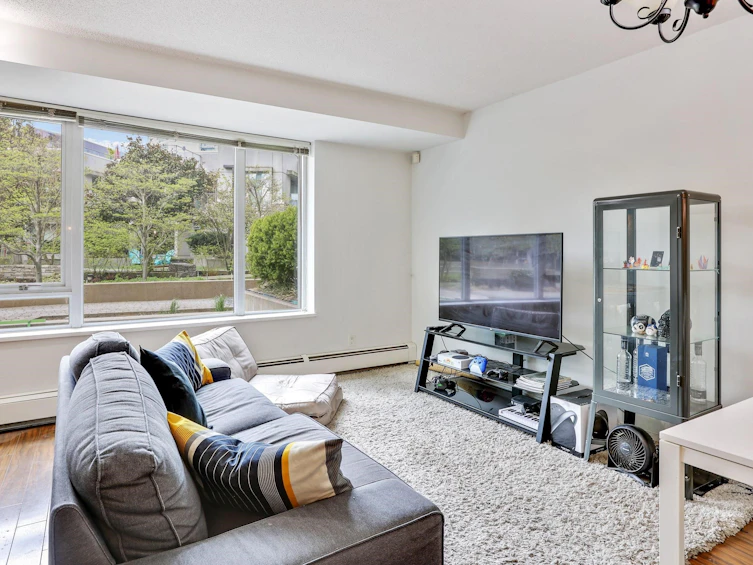 222-188 Keefer Place, Vancouver, BC, V6B 0J1 - 2