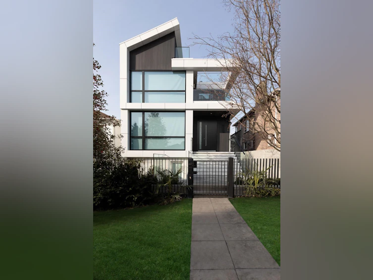 603 E 57th Avenue, Vancouver, BC, V5X 1T1 - 3