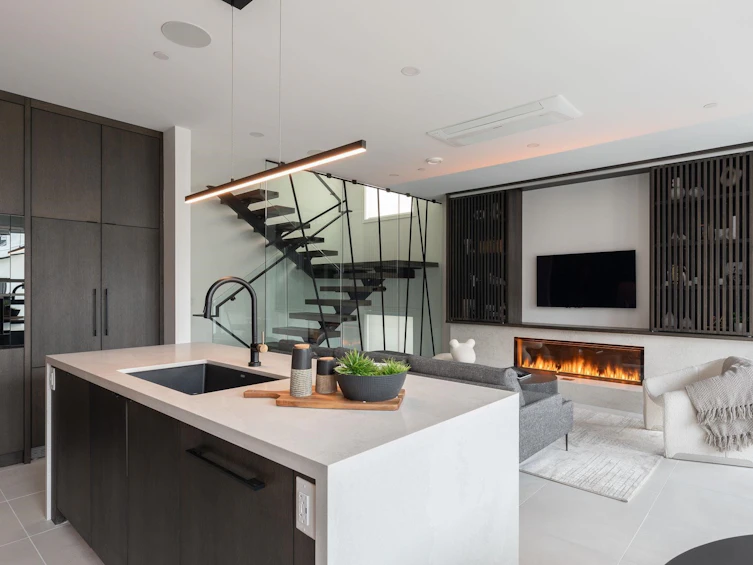 603 E 57th Avenue, Vancouver, BC, V5X 1T1 - 6
