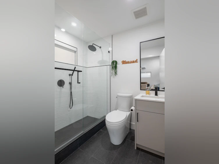 603 E 57th Avenue, Vancouver, BC, V5X 1T1 - 26