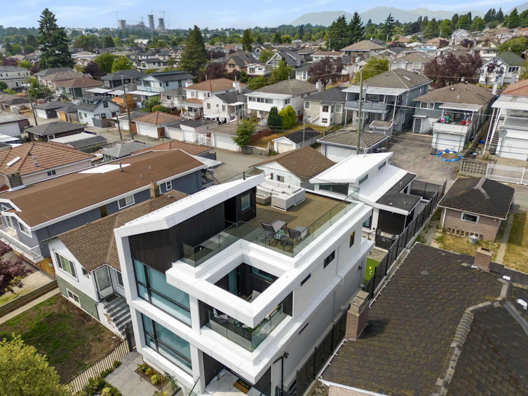 603 E 57th Avenue, Vancouver, BC, V5X 1T1 - 35