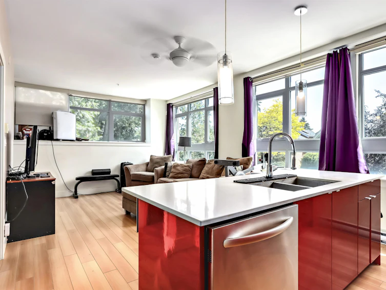 213-2250 Commercial Drive, Vancouver, BC, V5N 5P9 - 2