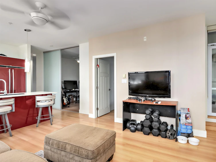 213-2250 Commercial Drive, Vancouver, BC, V5N 5P9 - 6