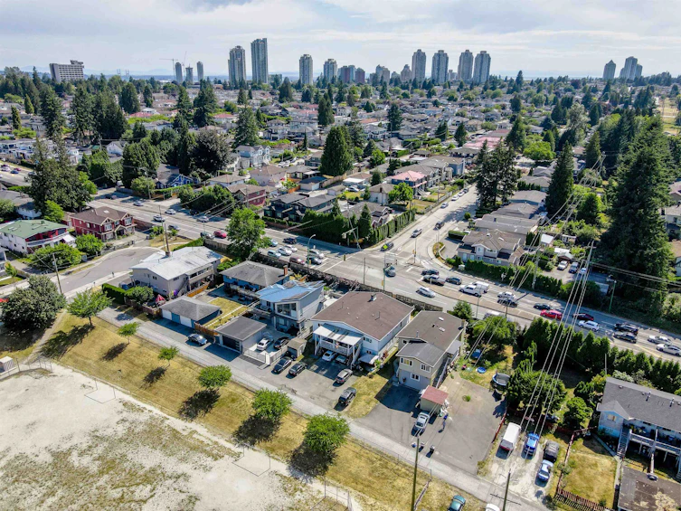 6632 Canada Way, Burnaby, BC, V5E 3P7 - 31