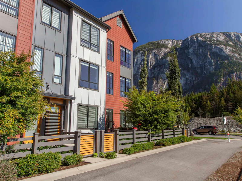 37985 Helm Way, Squamish BC