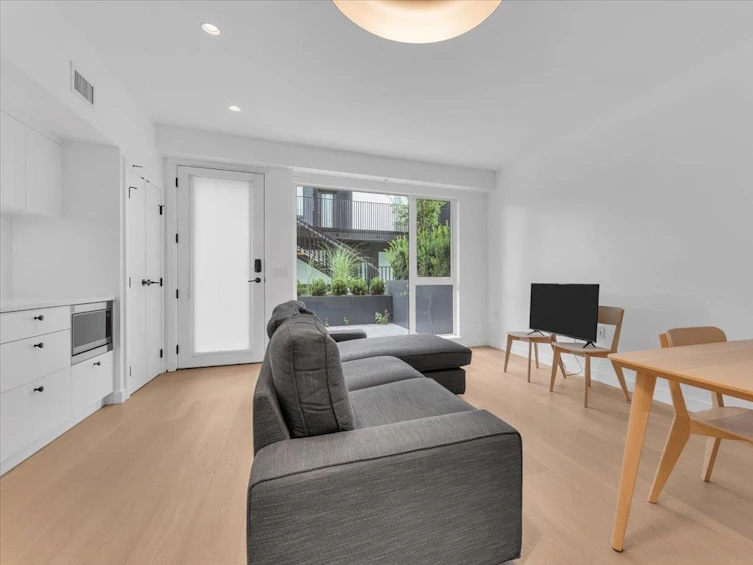 86 West King Edward Avenue, Vancouver, BC, V5Y 0N6 - 9