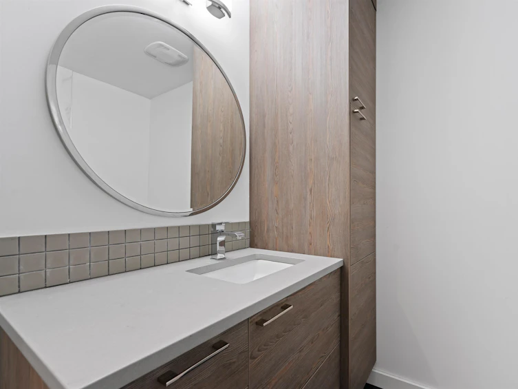 3229 Lonsdale Avenue, North Vancouver, BC, V7N 4G8 - 32