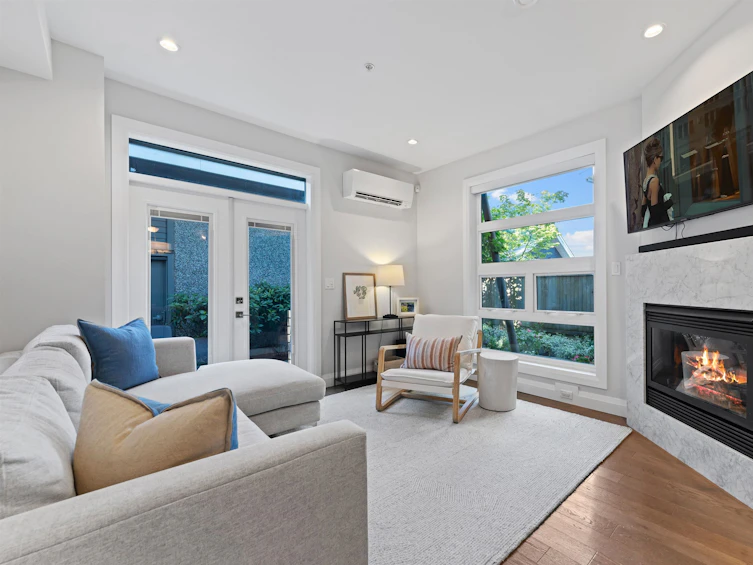 39 East 13th Avenue, Vancouver, BC, V5T 2K2 - 2