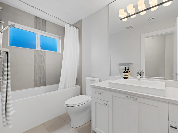 39 East 13th Avenue, Vancouver, BC, V5T 2K2 - 26