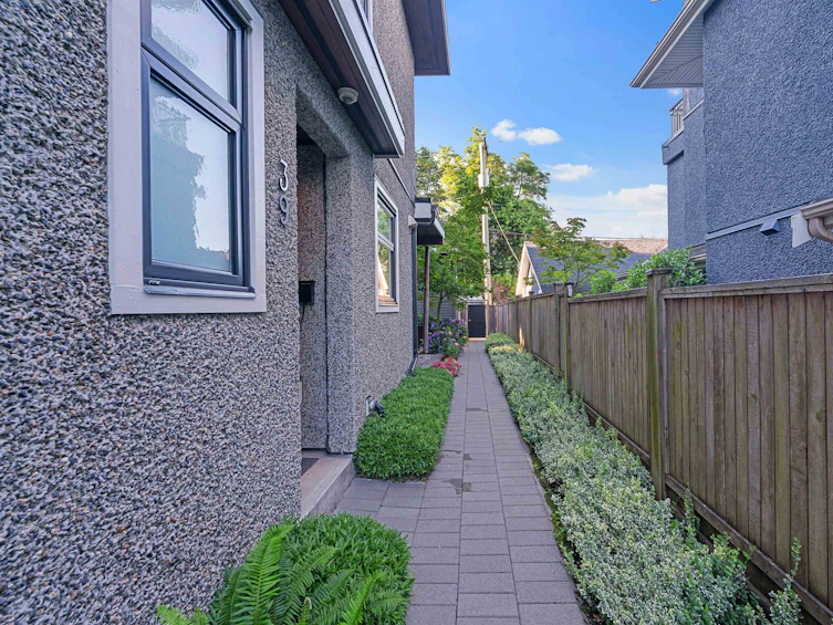39 East 13th Avenue, Vancouver, BC, V5T 2K2 - 30