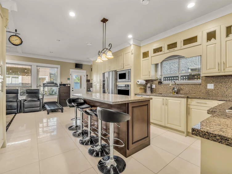 6411 Blundell Road, Richmond, BC, V7C 1H7 - 6