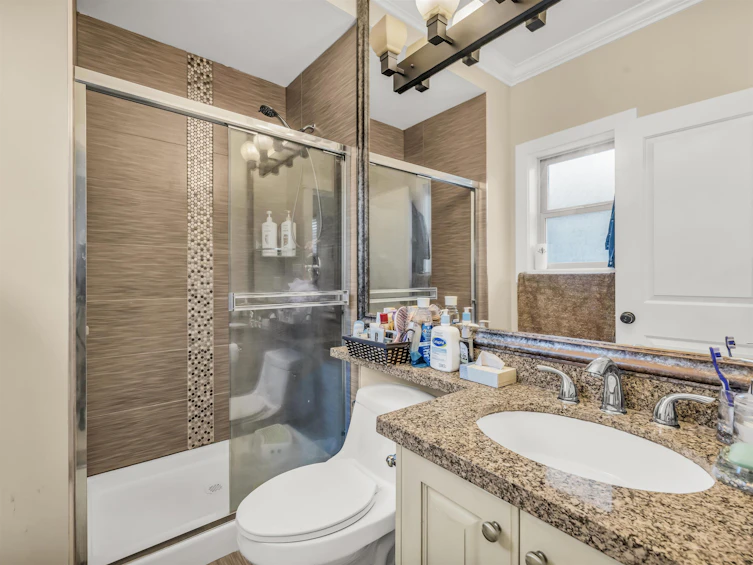 6411 Blundell Road, Richmond, BC, V7C 1H7 - 11