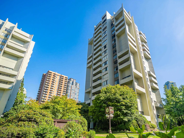 802-4300 Mayberry Street, Burnaby, BC, V5H 4A4 - 3