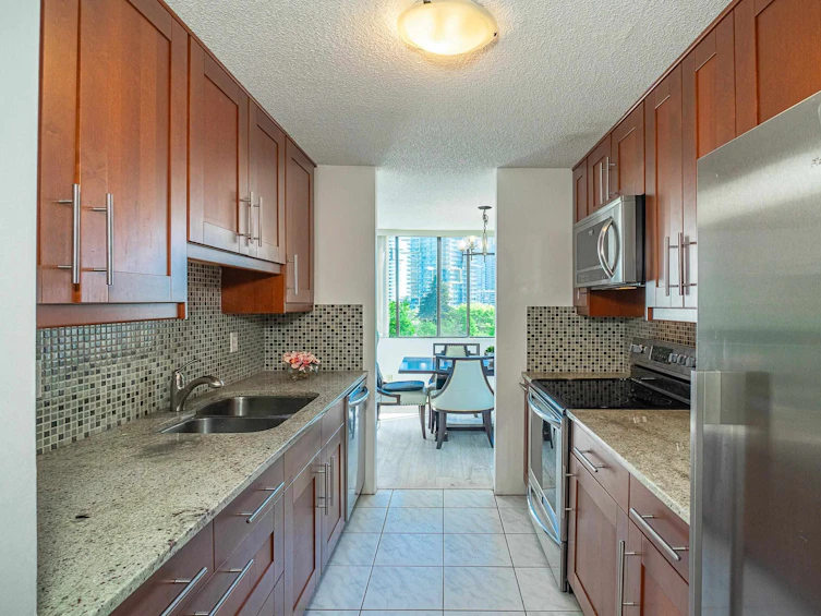 802-4300 Mayberry Street, Burnaby, BC, V5H 4A4 - 15