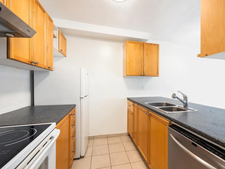 111-808 East 8th Avenue, Vancouver, BC, V5T 1T5 - 8
