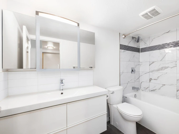 111-808 East 8th Avenue, Vancouver, BC, V5T 1T5 - 14