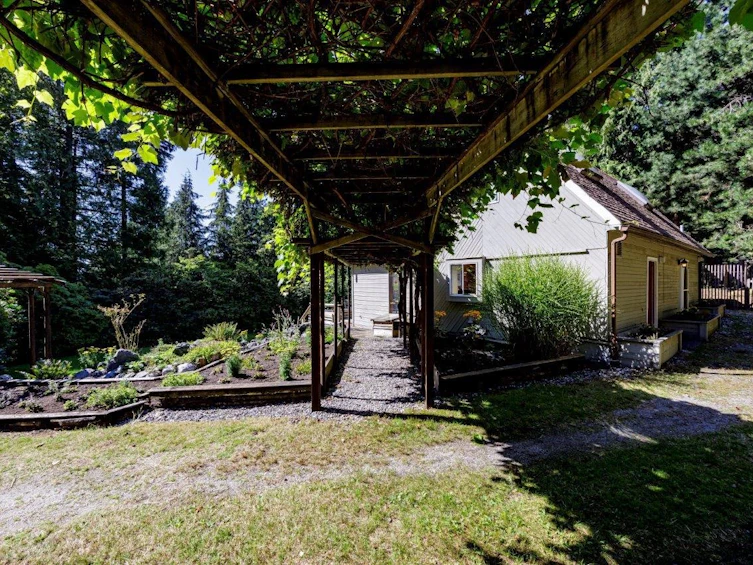 687 Windjammer Road, Bowen Island, BC, V0N 1G2 - 25
