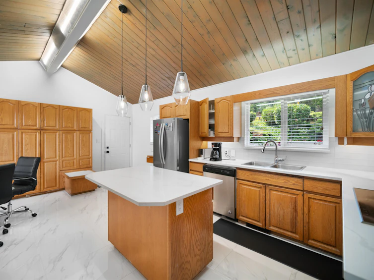 953 Ranch Park Way, Coquitlam, BC, V3C 2H7 - 10