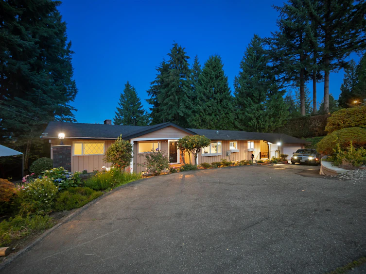 953 Ranch Park Way, Coquitlam, BC, V3C 2H7 - 35