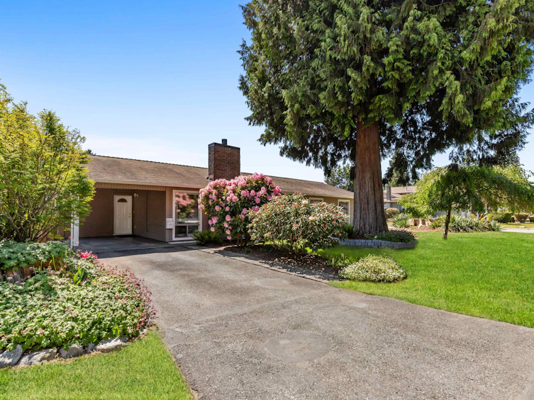 19430 Davison Road, Pitt Meadows, BC, V3Y 1A7 - 2