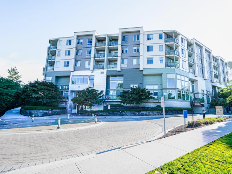 213-15850 26, Surrey, BC, V3Z 2N6 - 2
