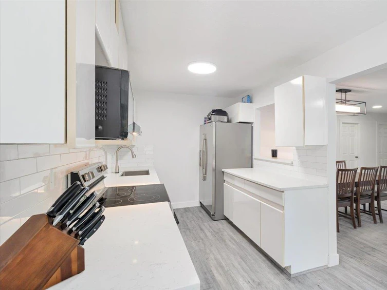205-14993 101a, Surrey, BC, V3R 0T1 - 8