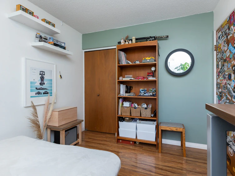 15873 Vine Avenue, Surrey, BC, V4B 2T5 - 15