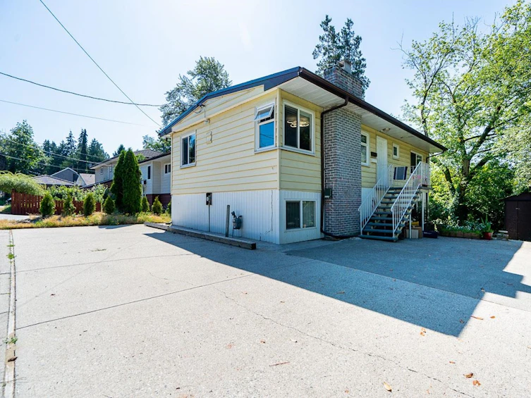 8280 Patterson Avenue, Burnaby, BC, V5J 3P9 - 2