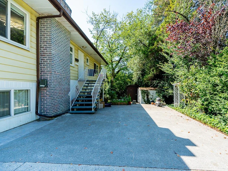 8280 Patterson Avenue, Burnaby, BC, V5J 3P9 - 3