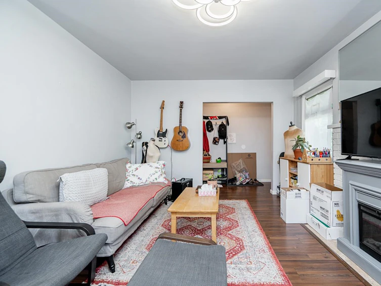 8280 Patterson Avenue, Burnaby, BC, V5J 3P9 - 8