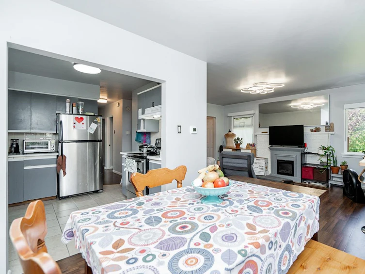 8280 Patterson Avenue, Burnaby, BC, V5J 3P9 - 11