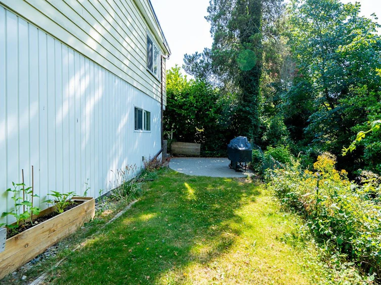 8280 Patterson Avenue, Burnaby, BC, V5J 3P9 - 32