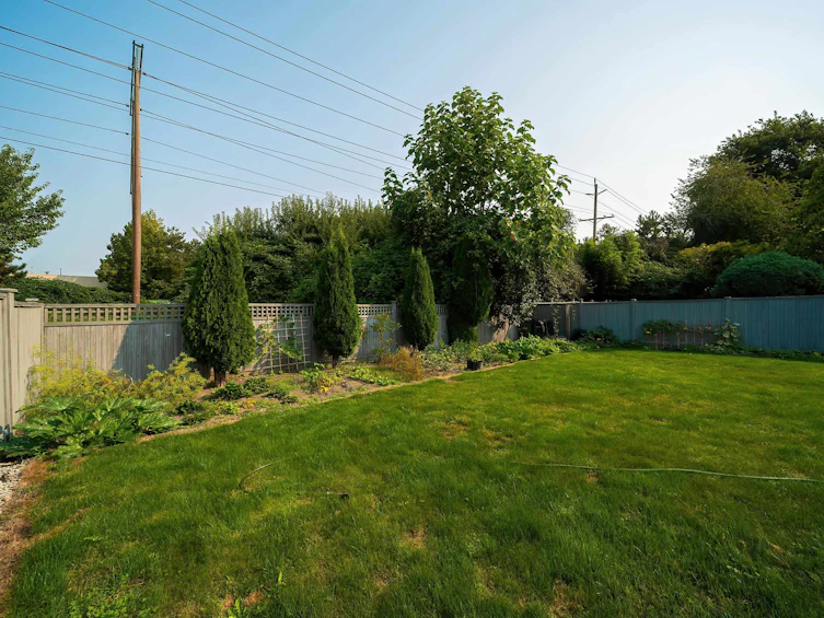 11651 Bird Road, Richmond, BC, V6X 1N7 - 11