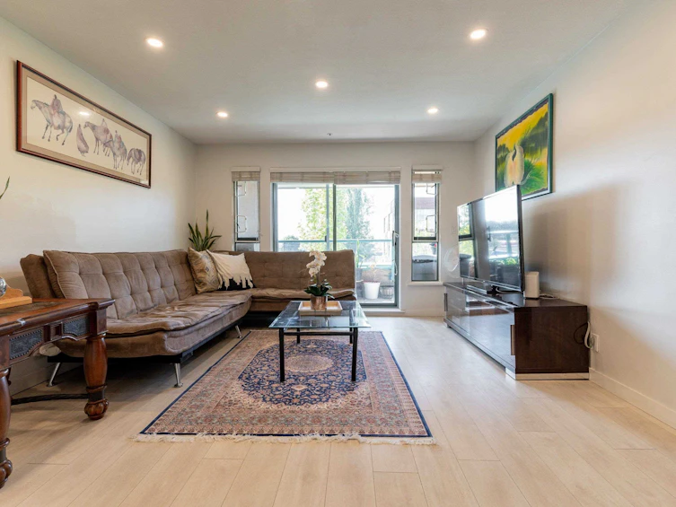 309-223 Mountain Highway, North Vancouver, BC, V7J 3V3 - 2
