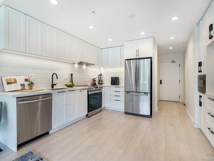 510-3038 St George Street, Port Moody, BC, V3H 0L3 - 2