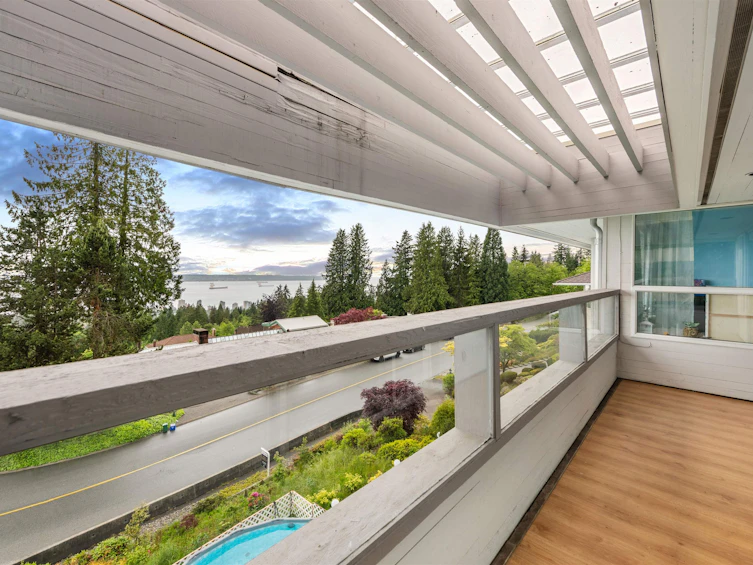 2206 Westhill Drive, West Vancouver, BC, V7S 2Z5 - 22