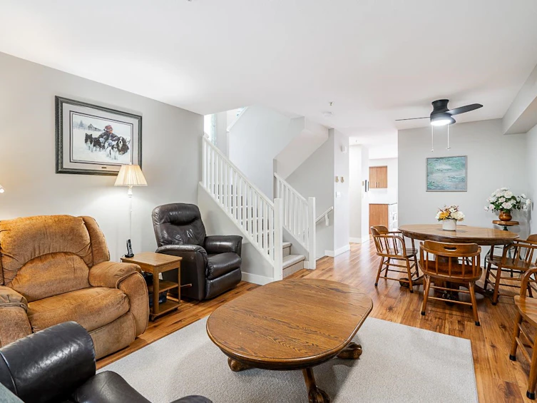 11-20038 70 Avenue, Langley, BC, V2Y 0B4 - 11
