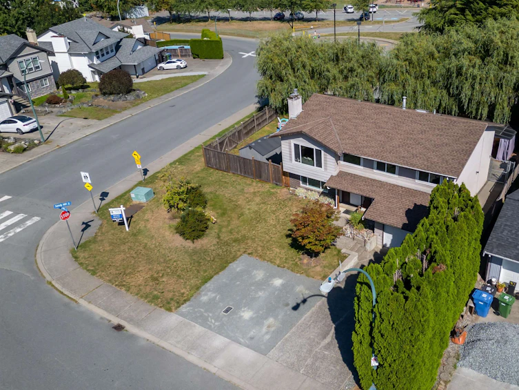 35269 Sandy Hill Crescent, Abbotsford, BC, V3G 1H9 - 2