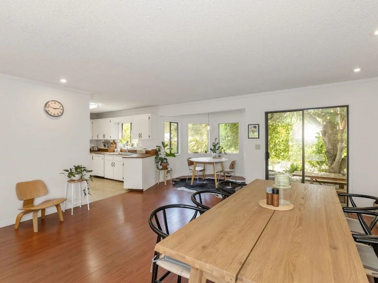 8019 Cooper Road, Halfmoon Bay, BC, V7Z 1A6 - 11