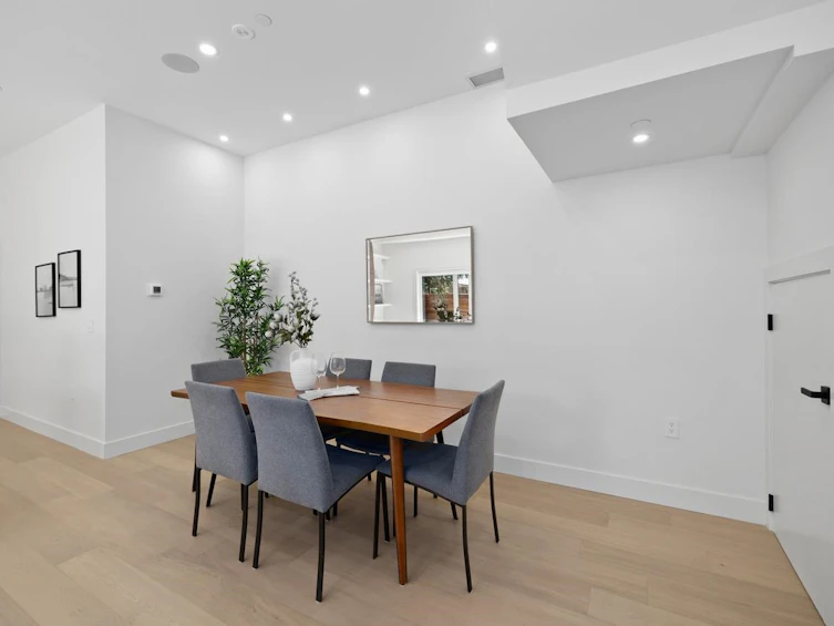 2114 Napier Street, Vancouver, BC, V5L 2N9 - 5