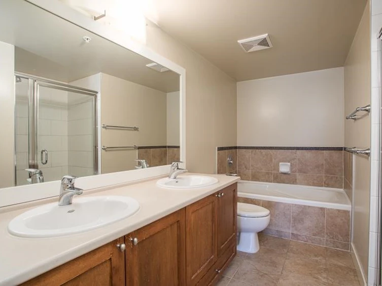 202-19673 Meadow Gardens Way, Pitt Meadows, BC, V3Y 0A1 - 19