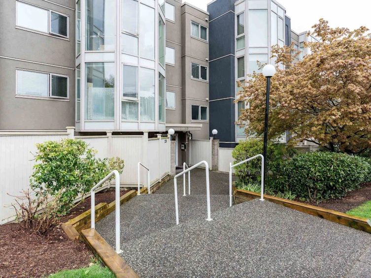 PH8-2238 Eton Street, Vancouver, BC, V5L 1C8 - 17