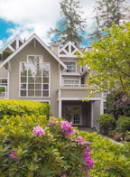 102 3393 Capilano Crescent