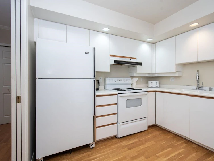 102-3393 Capilano Crescent, North Vancouver, BC, V7R 4W7 - 9