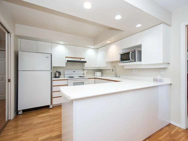 102-3393 Capilano Crescent, North Vancouver, BC, V7R 4W7 - 10