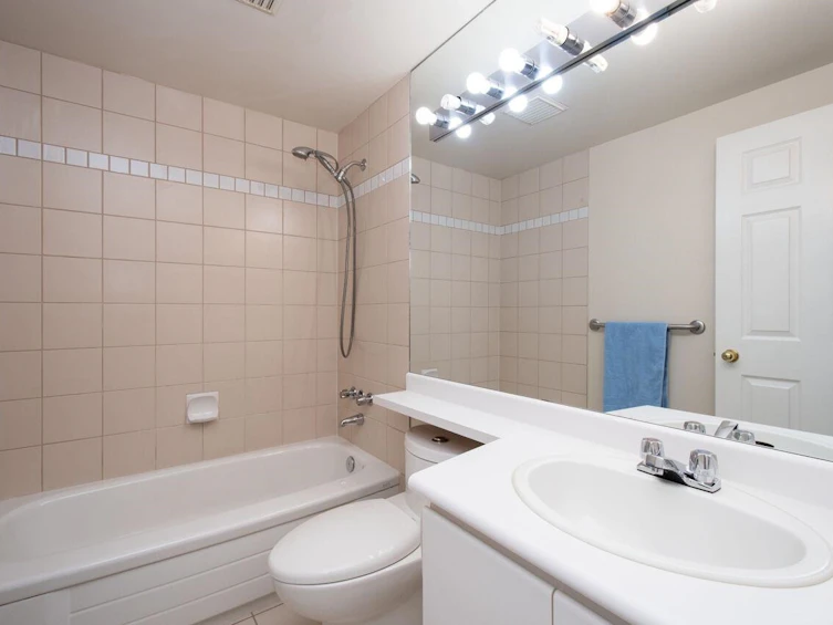 102-3393 Capilano Crescent, North Vancouver, BC, V7R 4W7 - 22