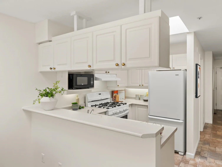 418-3440 West Broadway, Vancouver, BC, V6R 4R2 - 16