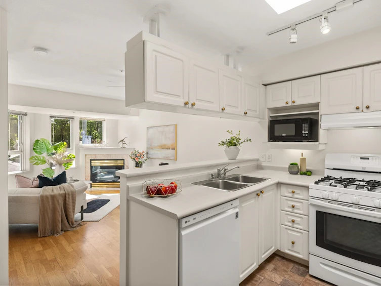 418-3440 West Broadway, Vancouver, BC, V6R 4R2 - 18