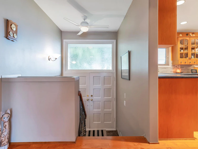 905 Crestwood Drive, Coquitlam, BC, V3J 5S4 - 5